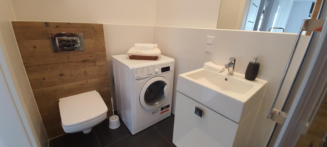 Ferienwohnung Apartament Krakowska Prestige Breslau Exterior foto